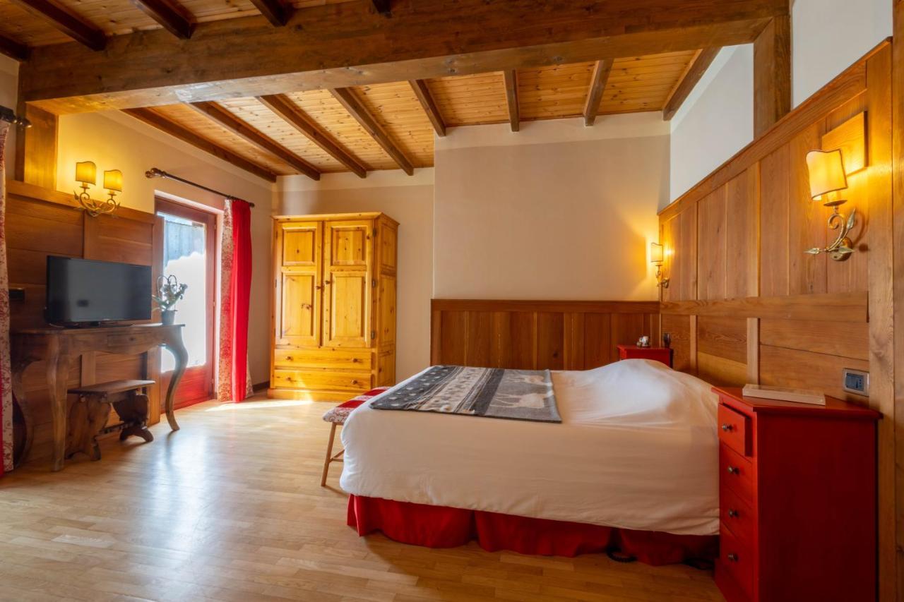 Alpine Forest Hotel Champoluc Buitenkant foto