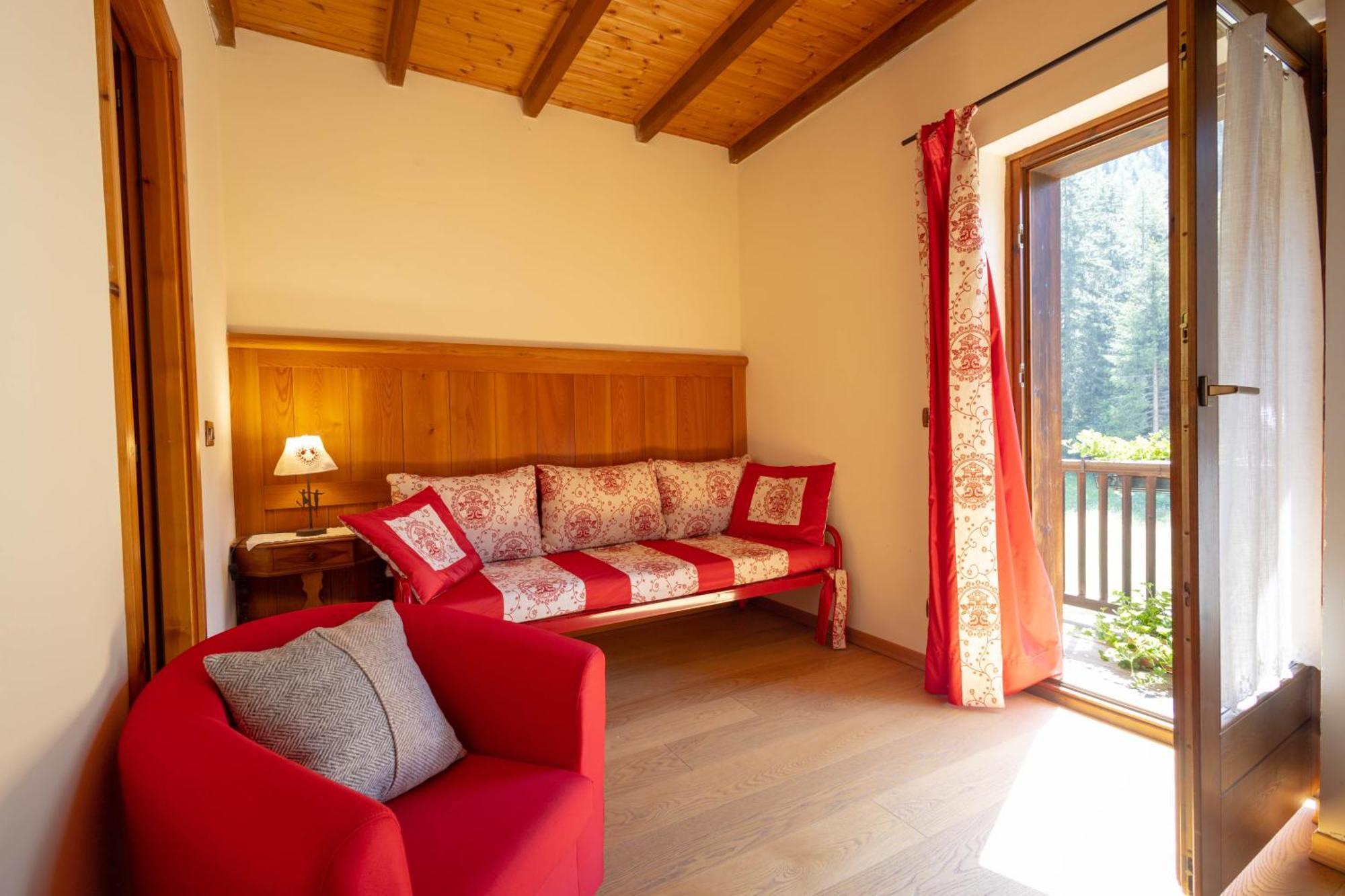 Alpine Forest Hotel Champoluc Buitenkant foto