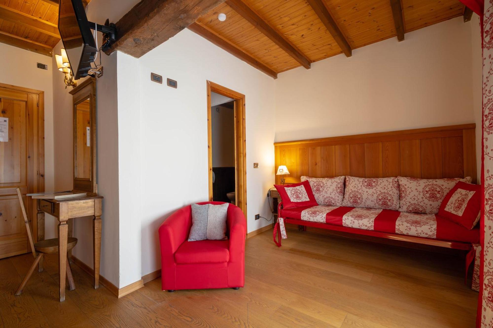 Alpine Forest Hotel Champoluc Buitenkant foto