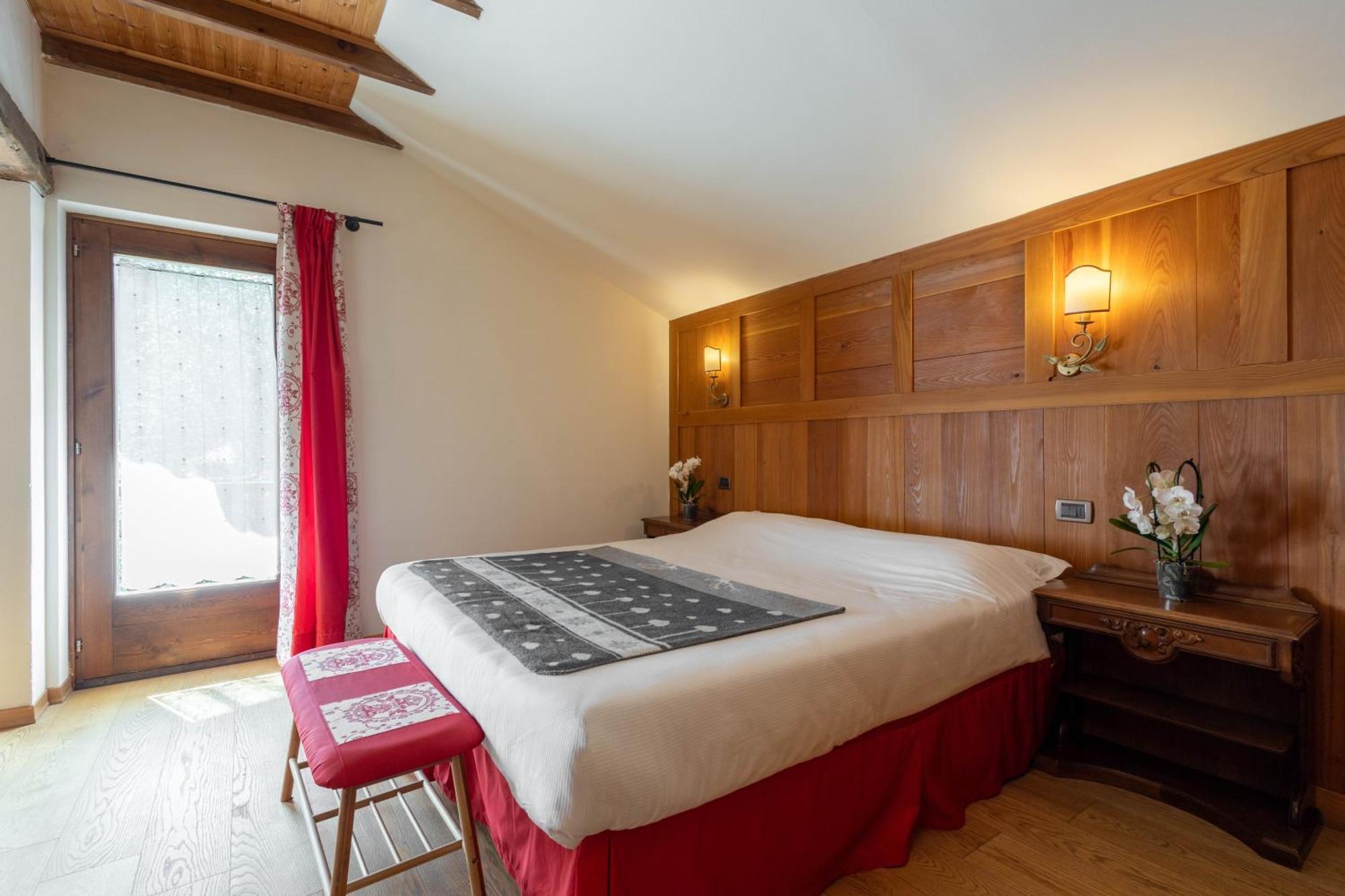 Alpine Forest Hotel Champoluc Buitenkant foto