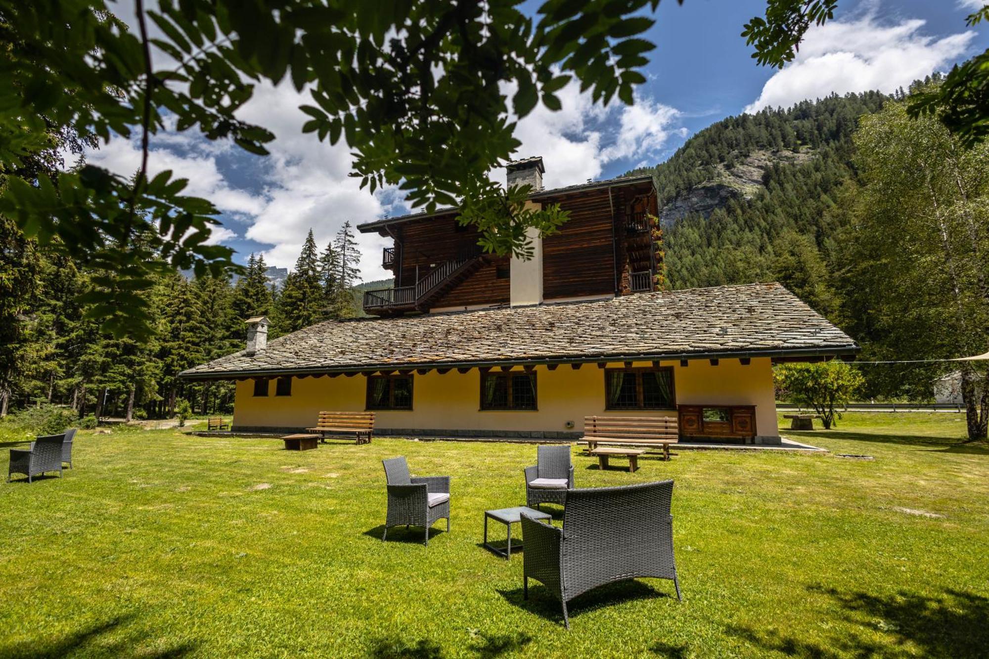 Alpine Forest Hotel Champoluc Buitenkant foto